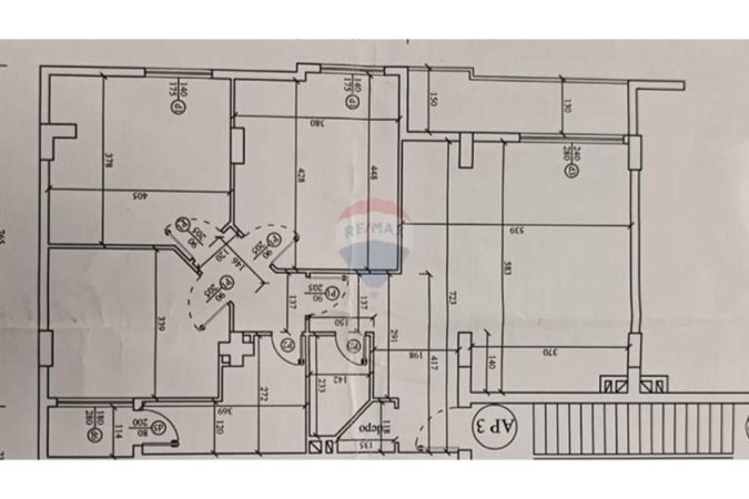 Tirane, shitet apartament 3+1 Kati 3, 299.000 € (Rruga Him Kolli, Tiranë)