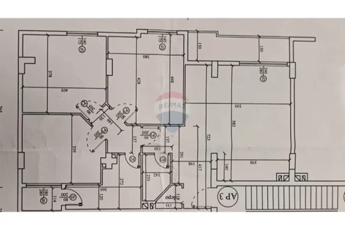 Tirane, shitet apartament 3+1 Kati 3, 299.000 € (Rruga Him Kolli, Tiranë)