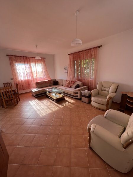 Tirane, jepet me qera Vile 2+1+Ballkon Kati 1, 100 m² 40.000 mij lek