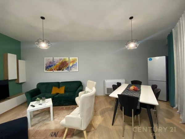 Tirane, jepet me qera apartament 2+1+Aneks+Ballkon Kati 3, 89 m² 650 € (Oazis Residence)