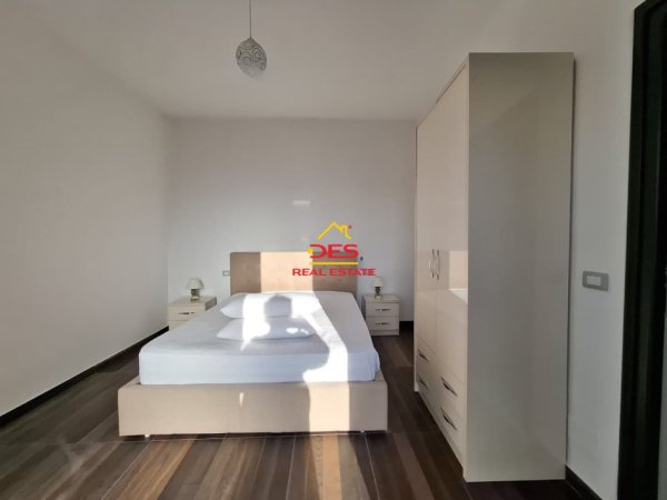 Vlore, jepet me qera hotel Kati 3, 200 m² 36.000 € (Çentrale)