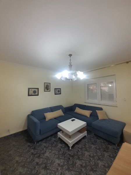 Tirane, jepet me qera apartament 2+1 Kati 2, 87 m² 650 € (Rruga Fortuzi, Pranë Qendrës Tiranës)