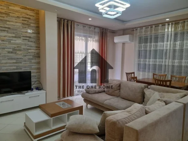 Tirane, jepet me qera apartament 2+1+Ballkon Kati 4, 90 m² 500 € (FRESKU)