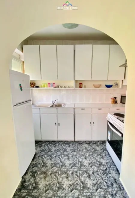 Tirane, jepet me qera apartament 2+1 Kati 2, 86 m² 700 € (rruga fortuzi)