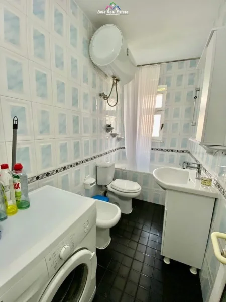 Tirane, jepet me qera apartament 2+1 Kati 2, 86 m² 700 € (rruga fortuzi)