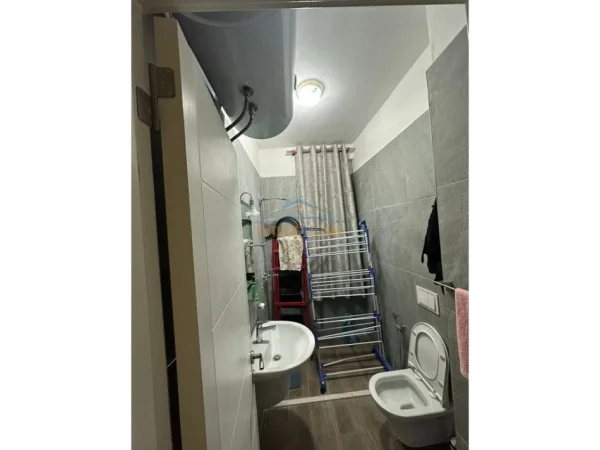 Tirane, jepet me qera apartament 2+1+Ballkon Kati 3, 92 m² 900 € (Kodra e Diellit)