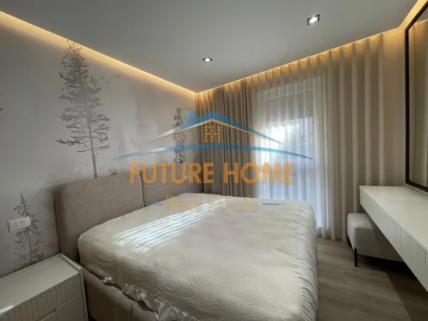 Tirane, jepet me qera apartament 1+1+Ballkon Kati 1, 75 m² 650 € (Xhamlliku)