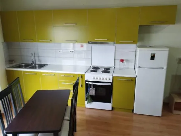 Tirane, jepet me qera apartament 1+1+Ballkon Kati 5, 63 m² 450 € (Kompleksi Magnet)
