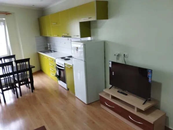 Tirane, jepet me qera apartament 1+1+Ballkon Kati 5, 63 m² 450 € (Kompleksi Magnet)
