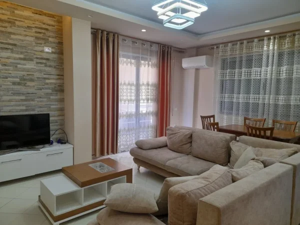 Tirane, jepet me qera apartament 2+1+Aneks+Ballkon Kati 5, 107 m² 500 € (Fresku rruga thesarit)