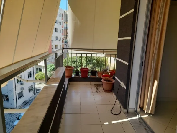 Tirane, jepet me qera apartament 2+1+Aneks+Ballkon Kati 5, 107 m² 500 € (Fresku rruga thesarit)