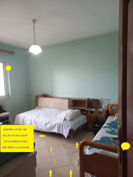 Tirane, Okazion Shitet Apartament i bollshem, me shumë pamje e drite, tip 2+1, në kat 5, pallat ekzistues me 5-kate, sip. 81m², Cmimi 125'000 €, në rrugën Ali Demi, tek Fusha / Kryqëzimi Ali Demi, 250m nga Ura Brrylit /Lana/ Ministria e Jashtme, 10minuta në këmb nga qendraTiranës.