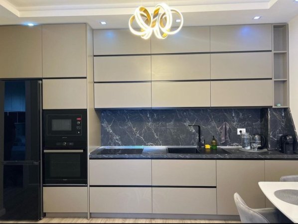 Tirane, jepet me qera apartament 2+1+Ballkon Kati 5, 100 m² 900 € (Rruga Panorama Rezidenca Quartum)