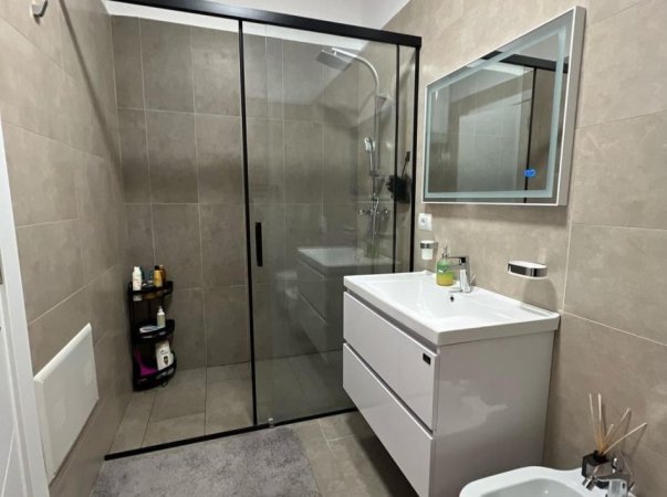 Tirane, jepet me qera apartament 2+1+Ballkon Kati 5, 100 m² 900 € (Rruga Panorama Rezidenca Quartum)