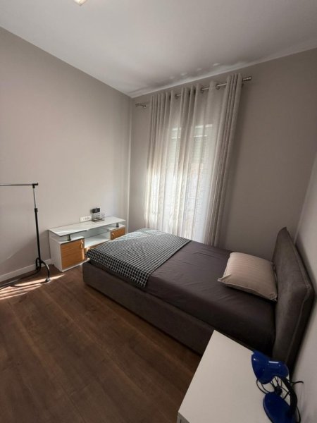 Tirane, jepet me qera apartament 3+1+Ballkon Kati 3, 130 m² 1.500 € (Liqeni i Thate, Kompleksi Park Life)
