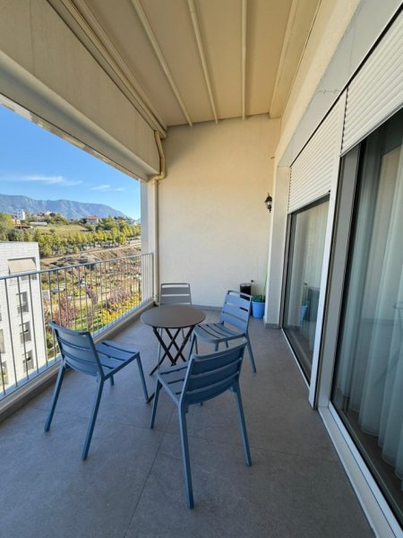 Tirane, jepet me qera apartament 3+1+Ballkon Kati 3, 130 m² 1.500 € (Liqeni i Thate, Kompleksi Park Life)