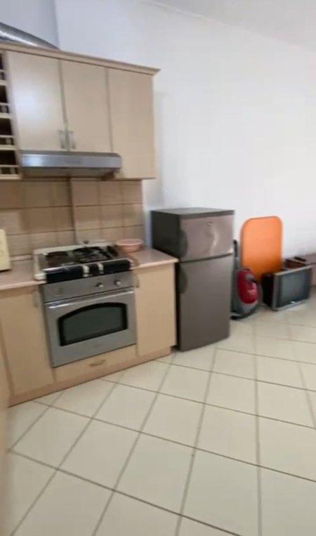 SHES 1+1 ME HIPOTEKE (TE PALLATETET E VERDHA-TERMINALI AUTOBUZAVE)