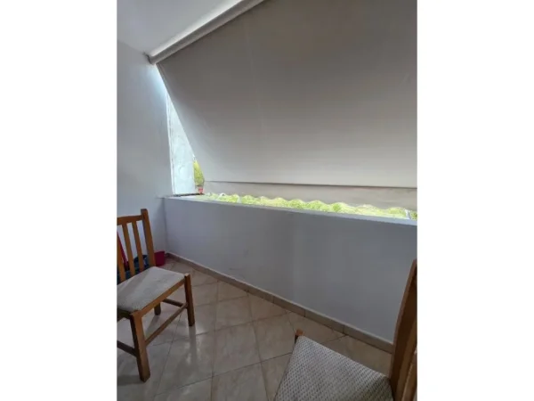 Tirane, jepet me qera apartament 2+1 Kati 1, 80 m² 600 € (Rruga 5 Maji)