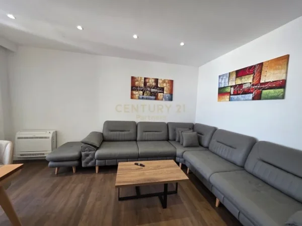 Tirane, jepet me qera apartament 2+1 Kati 7, 90 m² 1.000 € (Rruga Mine Peza)