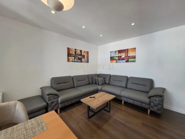 Tirane, jepet me qera apartament 2+1 Kati 7, 90 m² 1.000 € (Rruga Mine Peza)