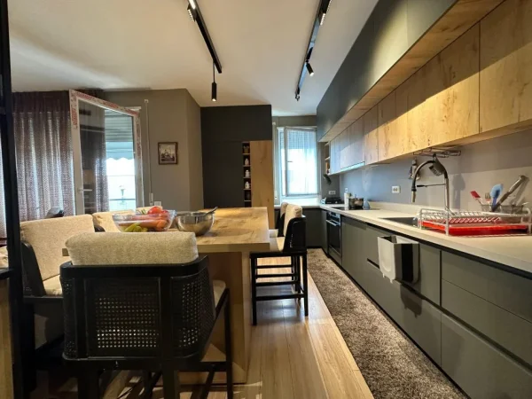 Tirane, shitet apartament 3+1+2+Depo+Indoor Closet+Ballkon , 139 m² 300.000 € (Fiori Di Bosco)