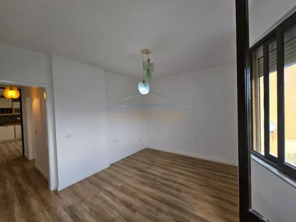 Tirane, shitet apartament 2+1 Kati 5, 81 m² 165.000 € (ish fusha aviacionit)