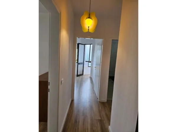 Tirane, shitet apartament 2+1 Kati 5, 81 m² 165.000 € (ish fusha aviacionit)