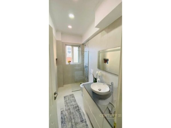 Tirane, shes apartament 2+1 Kati 3, 58 m² 155.000 € (21dhjetori)