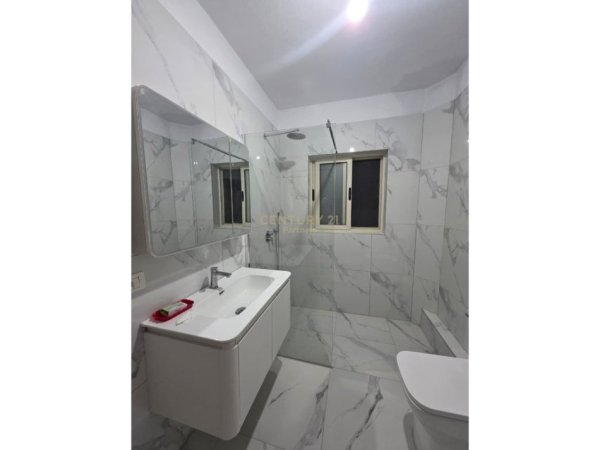 Tirane, jepet me qera apartament 2+1 Kati 1, 80 m² 600 € (Medreseja)