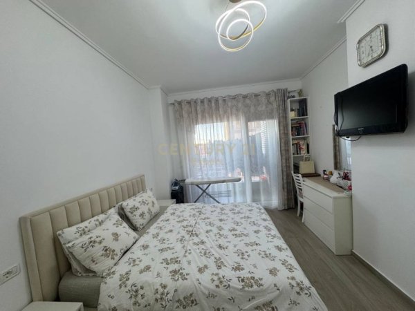 Tirane, shitet apartament 1+1 Kati 7, 71 m² 169.000 € (Fusha Aviacionit)