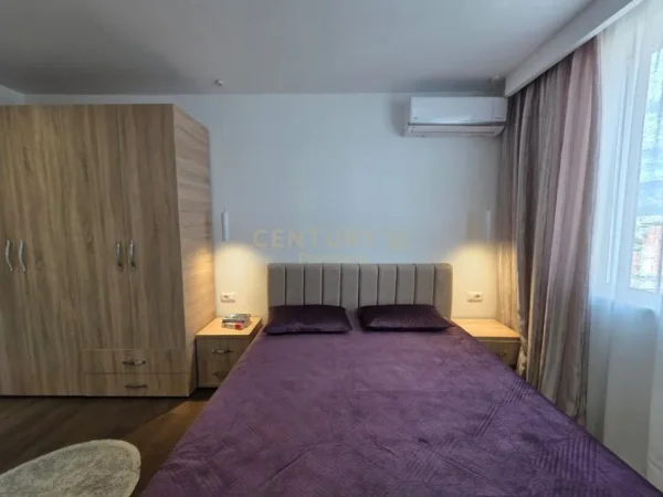 Tirane, jepet me qera apartament 2+1+Aneks+Ballkon Kati 7, 90 m² 1.000 € (Mine Peza)