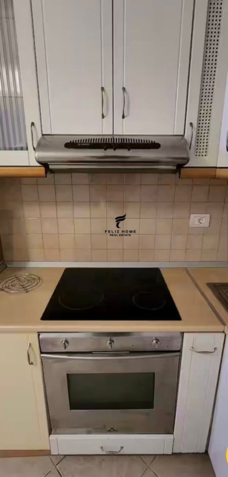 Tirane, jepet me qera apartament 2+1 Kati 7, 80 m² 600 € (PAZARI I RI)