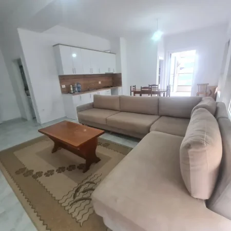 Mangalem, jap 2+1+Ballkon Kati 2, 110 m² 45000 Leke (siper Ali Demit)