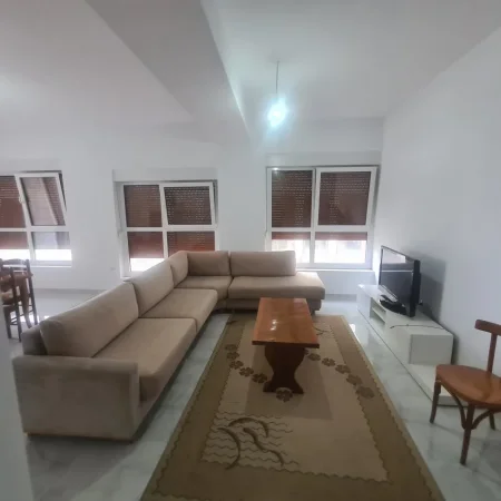 Mangalem, jap 2+1+Ballkon Kati 2, 110 m² 45000 Leke (siper Ali Demit)