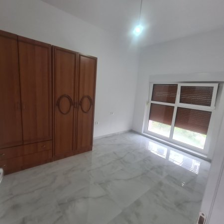 Tirane, jap me qera apartament 2+1+Ballkon Kati 2, 110 m² 450 € (Rezidenca Mangalem)