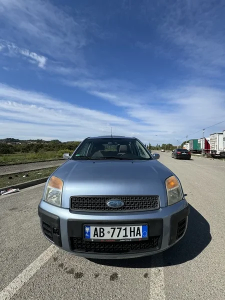 Tirane, shes makine Ford Fusion Nafte, blu e hapur automatik Kondicioner 175.000 km 3.200 €