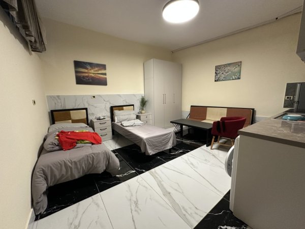 Tirane, jap me qera garsonier 1+1 Kati 0, 50 m² 350 € (Ali Demi)