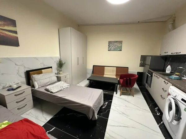 Tirane, jap me qera garsonier 1+1 Kati 0, 50 m² 350 € (Ali Demi)