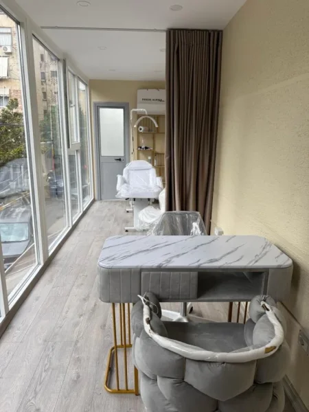 Tirane, jepet me qera ambjent biznesi Kati 2, 289 € (Rruga Irfat Tomini, Tirane)