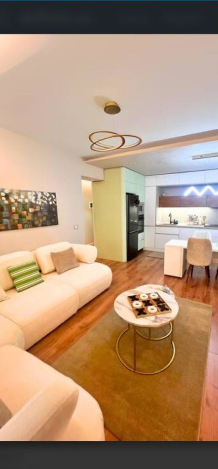 Tirane, jepet me qera apartament 1+1+Ballkon Kati 2, 70 m² 1.100 € (Pranë Gardës dhe Liqenit Artificial Tiranë)
