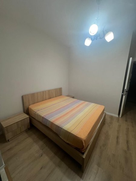 Tirane, jepet me qera apartament 1+1+Ballkon Kati 4, 70 m² 350 € (Rruga Roma, Pranë Rrethit Ullirit dhe Postës Shqiptare në Kamëz Tiranë)