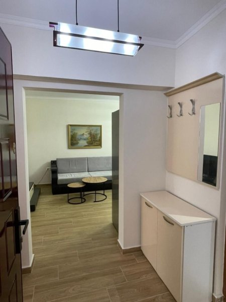 Tirane, jepet me qera apartament 2+1 Kati 3, 85 m² 600 € 