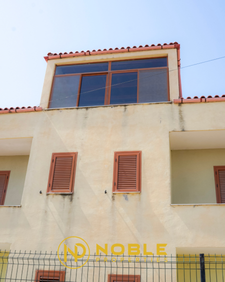 Durres, jepet me qera shtepi 3 Katshe , 329 m² 322.500 € (Plazh,Durres)