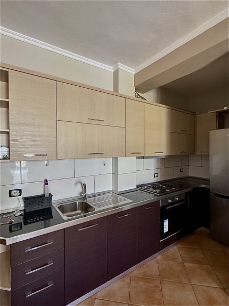 Durres, jepet me qera apartament 1+1+Ballkon Kati 9, 65 m² 400 € (Rruga Adria)