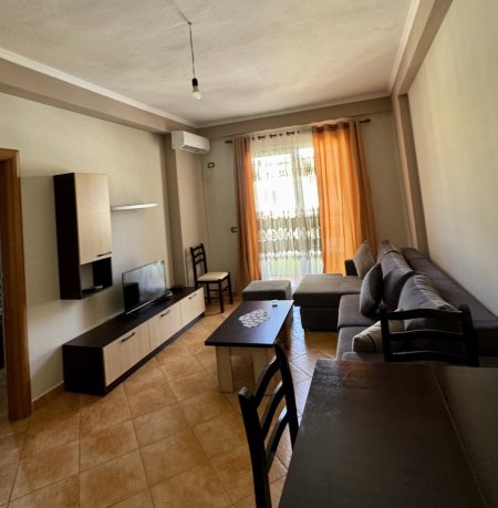 Durres, jepet me qera apartament 1+1+Ballkon Kati 9, 65 m² 400 € (Rruga Adria)