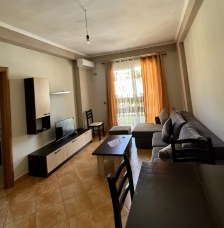 Durres, jepet me qera apartament 1+1+Ballkon Kati 9, 65 m² 400 € (Rruga Adria)