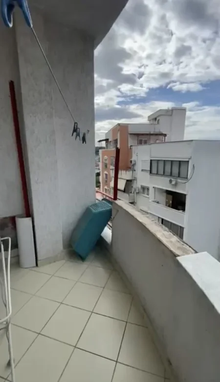 Tirane, shitet apartament 1+1 Kati 6, 58 m² 85.000 € (Terminali Autobusave te kthesa e Kamzes)