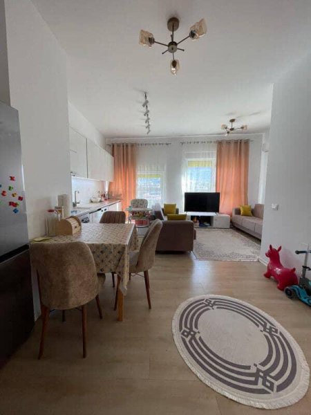 Tirane, jepet me qera apartament 2+1+Ballkon Kati 5, 85 m² 500 € (Mangalem21)