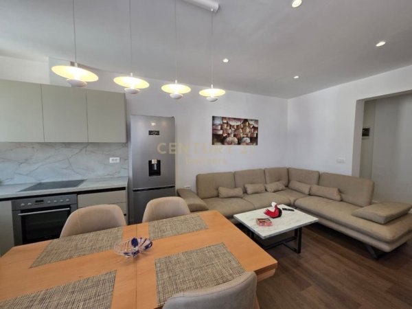 Tirane, jepet me qera apartament 2+1 Kati 7, 90 m² 1.000 € (Rruga mine peza)