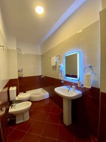 Durres, jepet me qera apartament ne plazh 2+1+Ballkon Kati 3, 85 m² 380 € (Ura e Dajalni, Lagjia 13 plazh Durres)